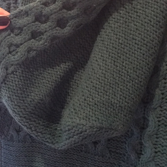 Beautiful embroidered cardigan - Picture 8 of 8